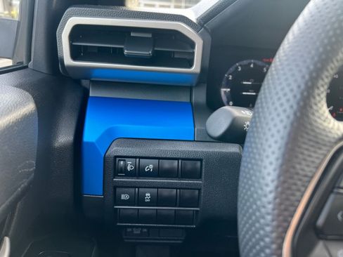 Used 2025 Toyota Tacoma TRD Off-Road image 32