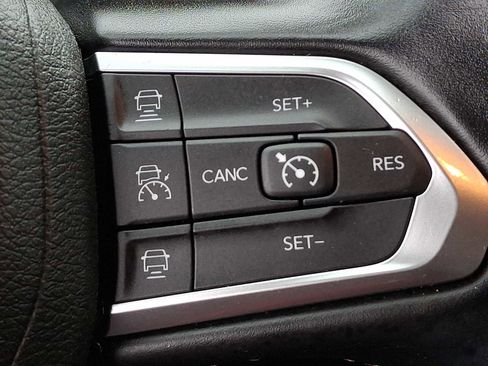 Used 2022 Jeep Compass Limited image 23