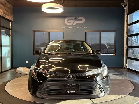 Used 2023 Toyota Corolla LE FWD image 8