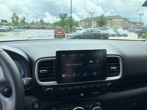 Used 2026 Hyundai Venue SEL FWD image 14