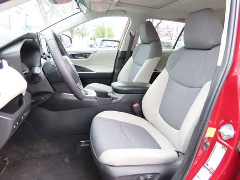 Used 2022 Toyota RAV4 XLE w/ Convenience Package AWD/4WD image 11