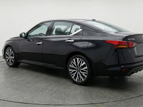 Used 2025 Nissan Altima 2.5 SV image 6