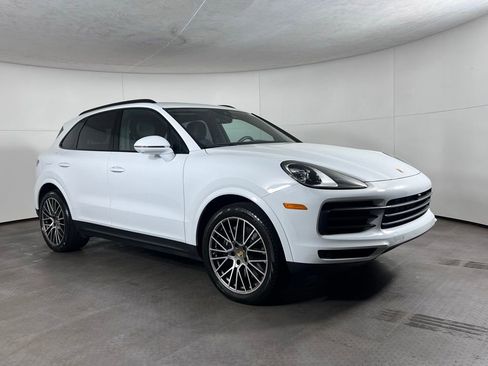 Certified 2023 Porsche Cayenne Platinum Edition AWD/4WD image 9