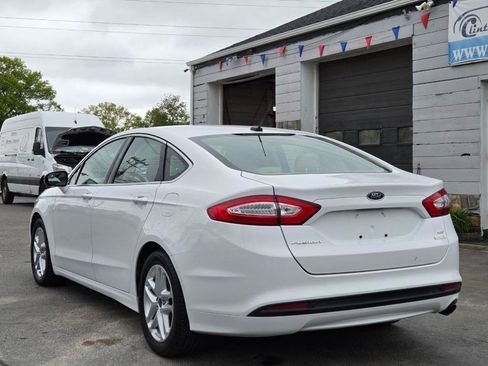 Used 2013 Ford Fusion SE FWD image 3