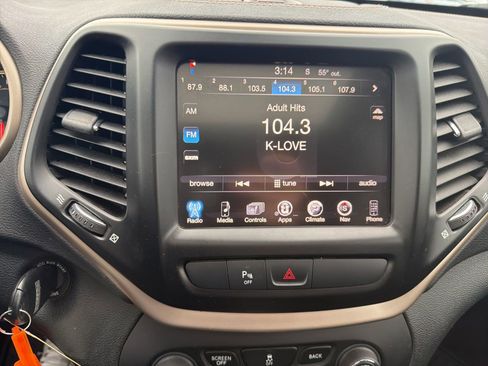 Used 2016 Jeep Cherokee 75th Anniversary image 14