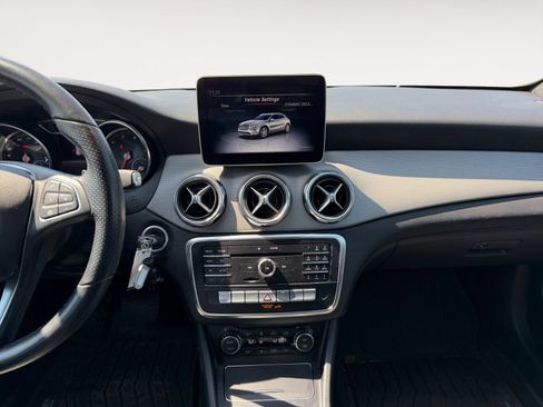 Used 2019 Mercedes-Benz GLA 250 image 11