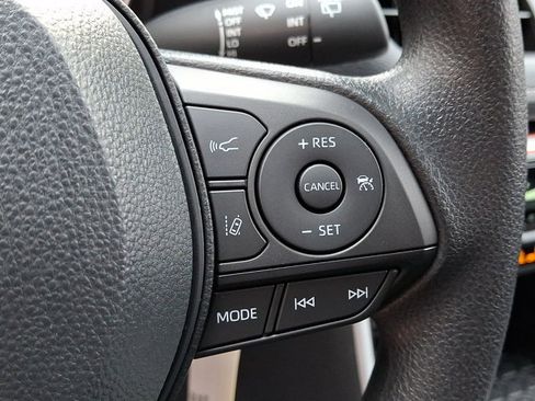 Used 2025 Toyota RAV4 LE image 21