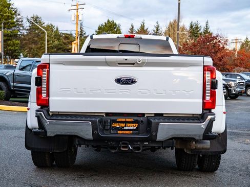 Used 2024 Ford F350 Lariat image 5