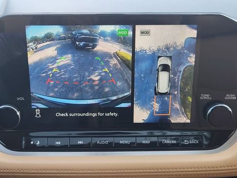 Used 2023 Nissan Rogue Platinum FWD image 19