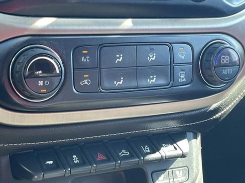 Used 2019 GMC Canyon Denali image 19