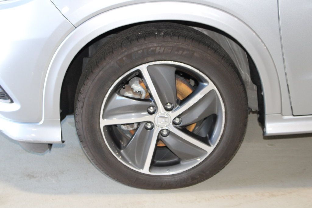 Used 2019 Honda HR-V Touring image 4