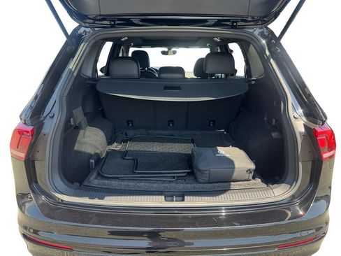 Used 2021 Volkswagen Tiguan SE R-Line AWD/4WD image 5