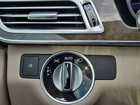 Used 2016 Mercedes-Benz E 350 Sedan image 22