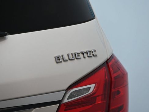 Used 2016 Mercedes-Benz GL 320 BlueTEC 4MATIC w/ Premium I Package image 16