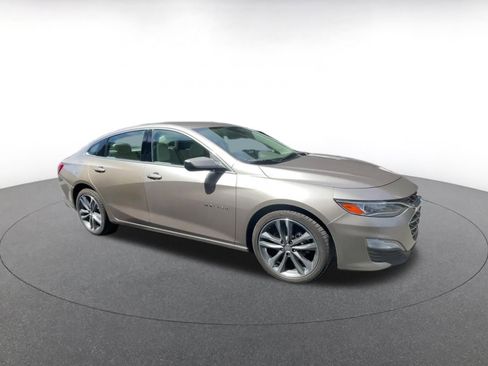 Used 2024 Chevrolet Malibu LT image 2