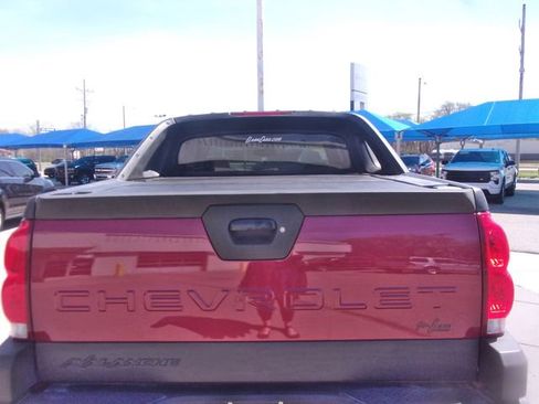 Used 2004 Chevrolet Avalanche Z71 w/ Preferred Equipment Group image 9