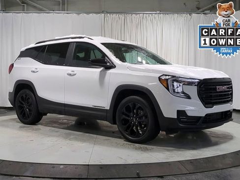 Used 2022 GMC Terrain SLE w/ Driver Convenience Package image 2