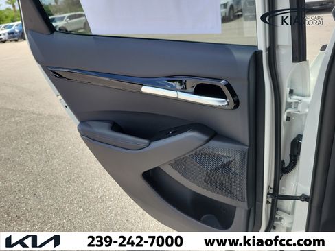 New 2026 Kia Seltos S FWD image 13