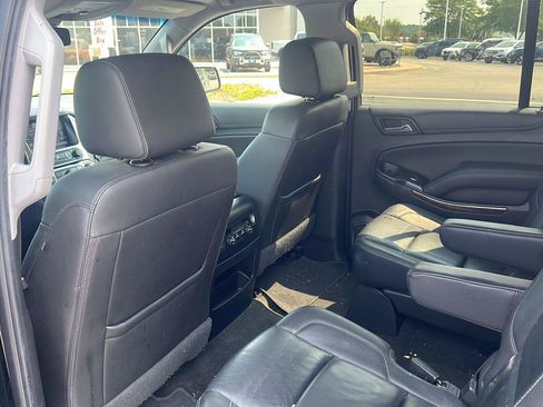 Used 2018 Chevrolet Suburban LT AWD/4WD image 18