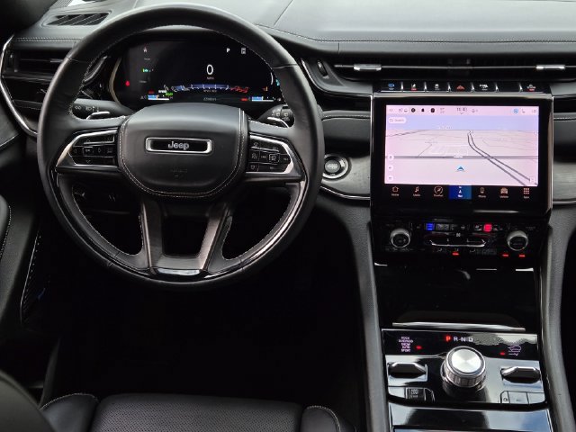 Used 2023 Jeep Grand Cherokee Overland w/ Advanced Protech Group III AWD/4WD image 31