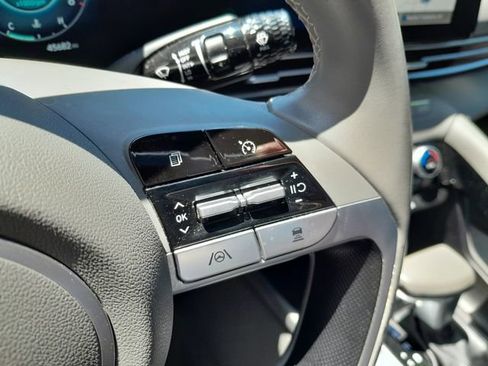 Used 2023 Hyundai Elantra SEL w/ Convenience Package FWD image 15