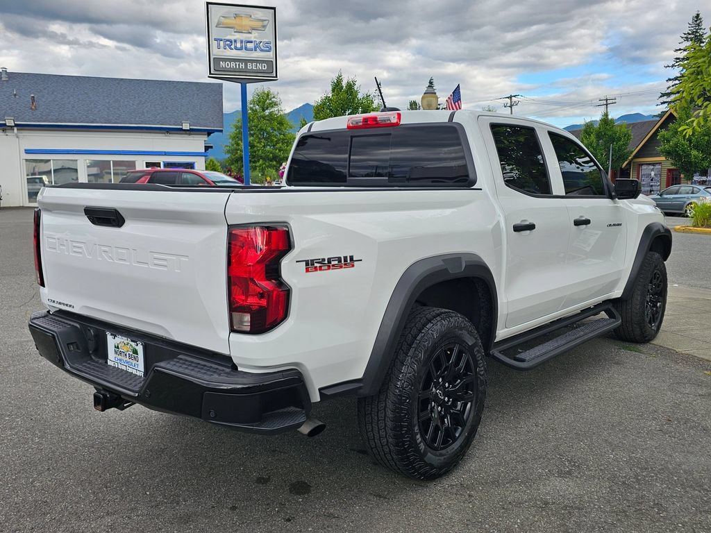 Used 2024 Chevrolet Colorado Trail Boss w/ Technology Package AWD/4WD image 5