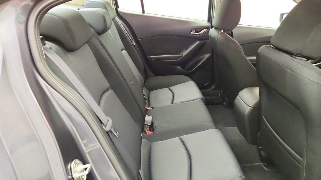 Used 2015 MAZDA MAZDA3 i Sport FWD image 22