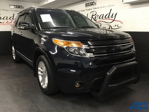 Used 2015 Ford Explorer XLT w/ Equipment Group 202A image 3