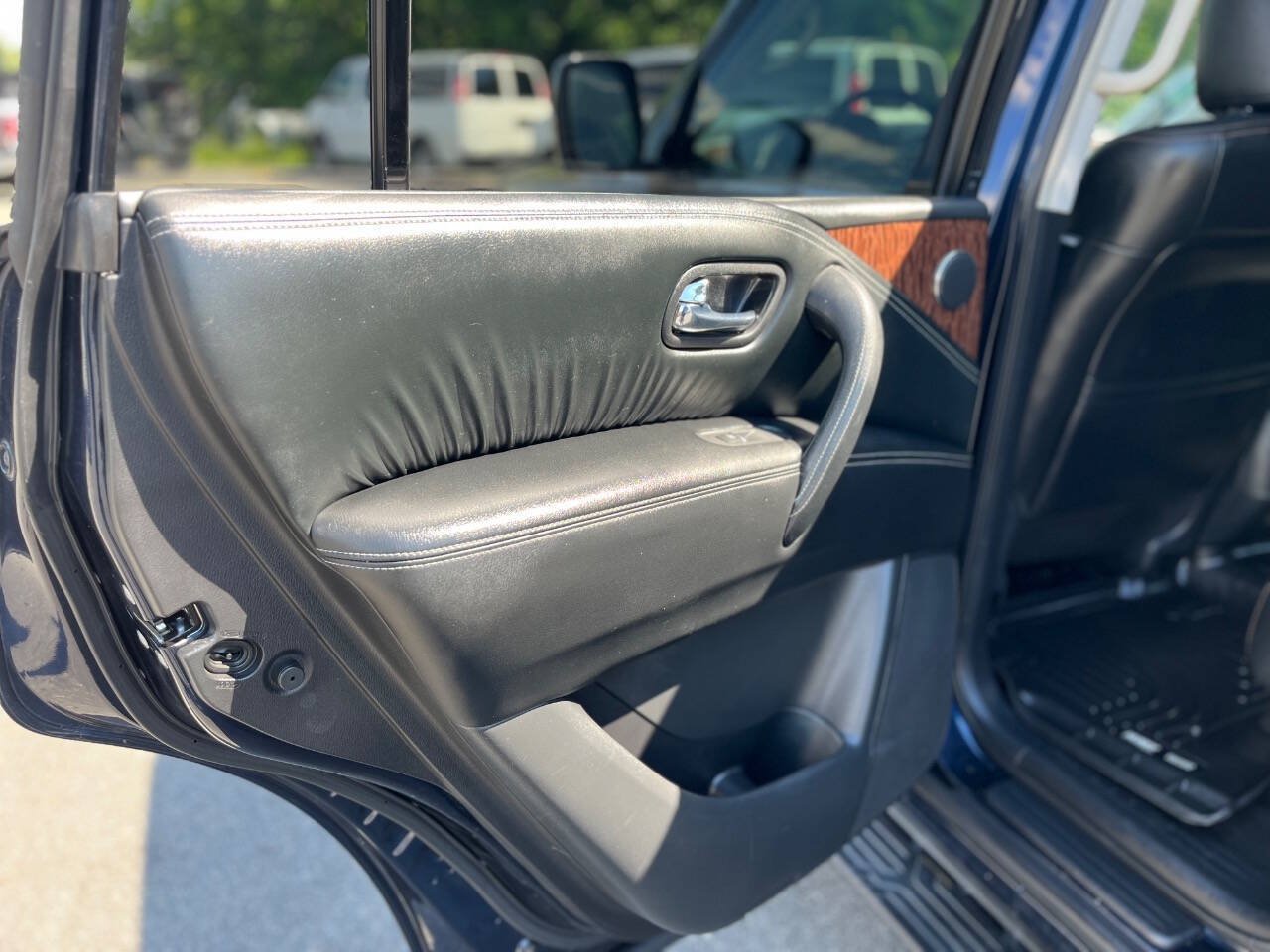 Used 2020 Nissan Armada SL w/ Premium Package RWD image 12