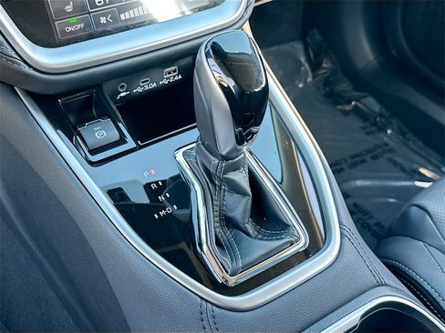 Used 2024 Subaru Outback Limited w/ Popular Package #2 image 17