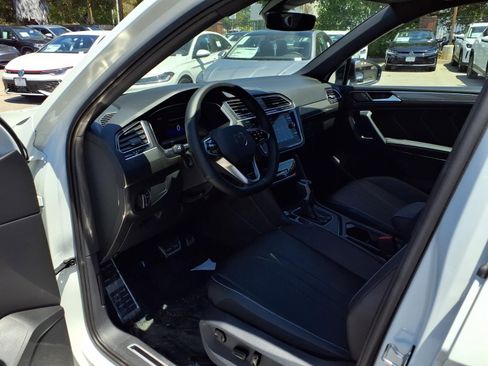 Certified 2023 Volkswagen Tiguan SE R-Line FWD image 18