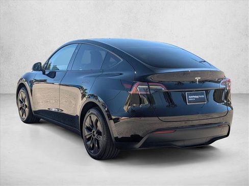 Used 2025 Tesla Model Y Long Range AWD/4WD image 8