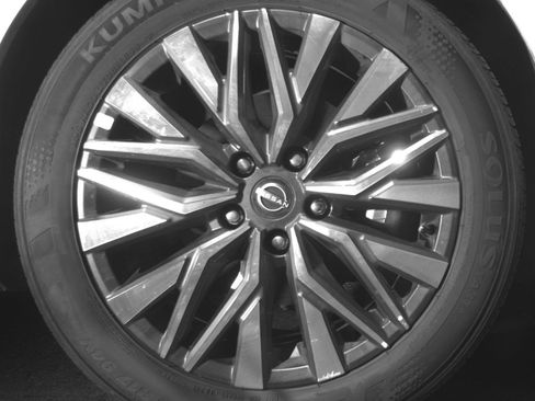 Used 2025 Nissan Altima 2.5 SV FWD image 16