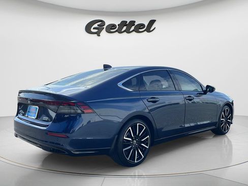 Used 2024 Honda Accord Touring image 5
