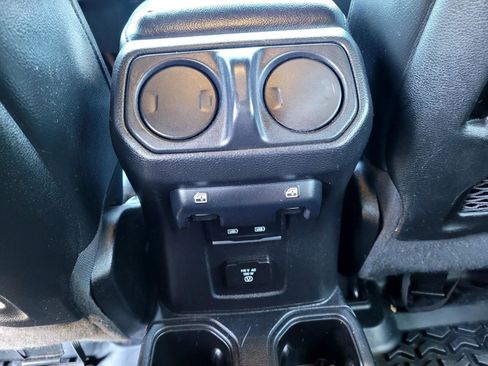 Used 2021 Jeep Wrangler Unlimited Rubicon AWD/4WD image 17