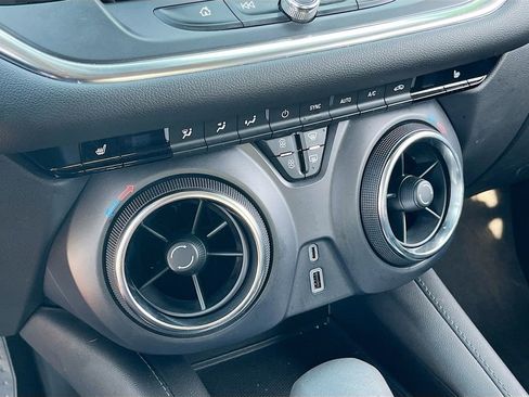 Used 2022 Chevrolet Blazer LT image 15