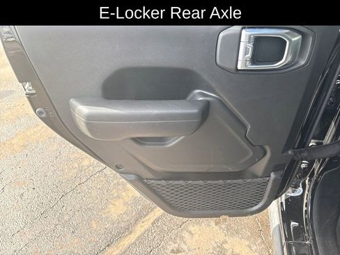 Used 2024 Jeep Wrangler Willys image 29