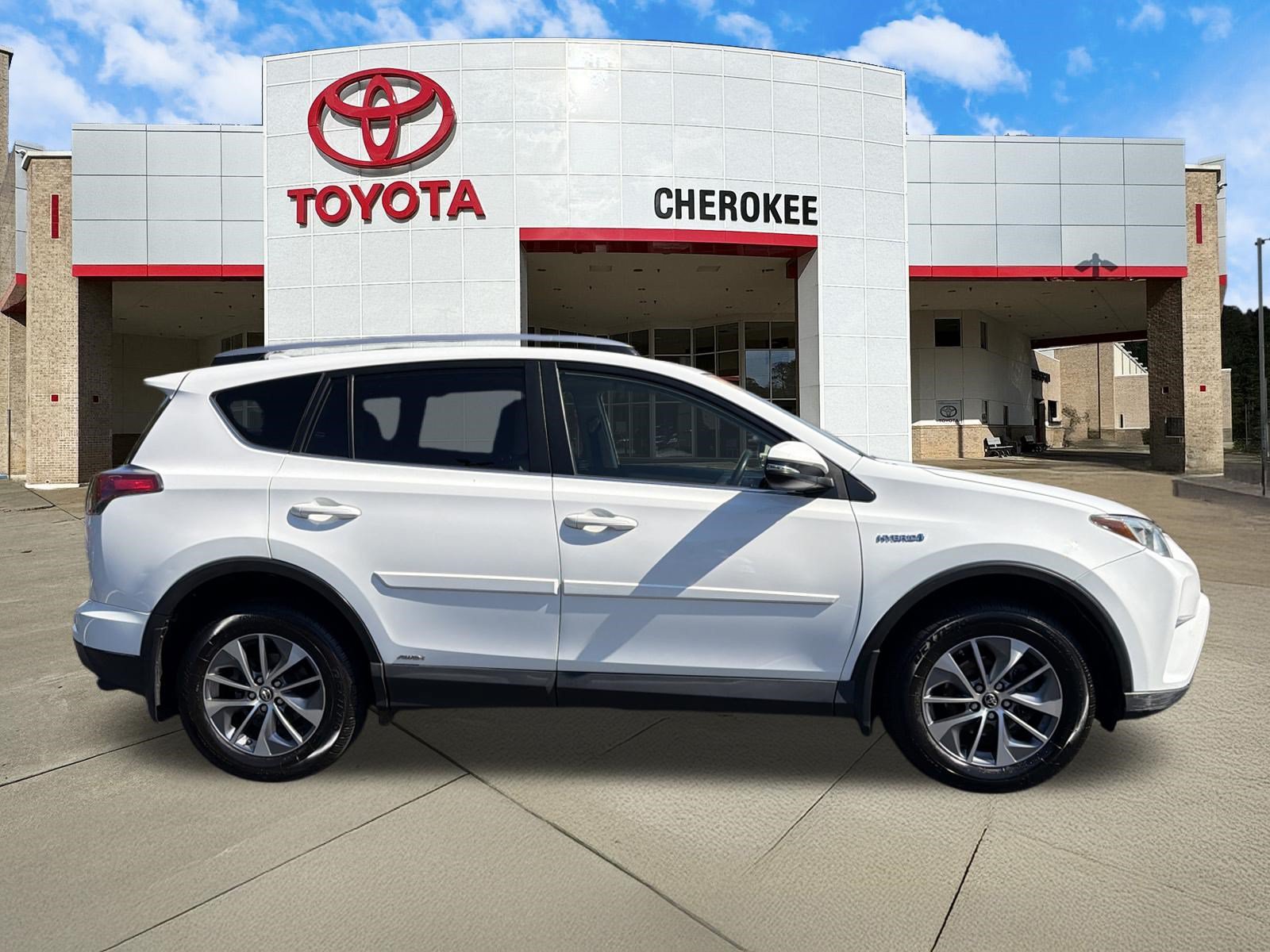 Used 2018 Toyota RAV4 XLE w/ Protection Package AWD/4WD image 4