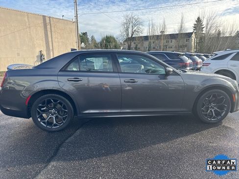 Used 2019 Chrysler 300 S w/ S Model Appearance Package image 8