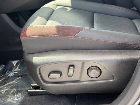 Used 2026 Chevrolet Equinox RS w/ Convenience Package III AWD/4WD image 17