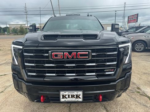 Used 2025 GMC Sierra 2500 AT4 w/ AT4 Preferred Package AWD/4WD image 8