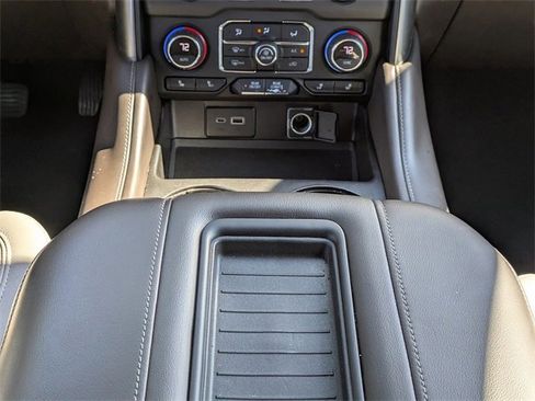 Used 2021 Chevrolet Suburban Z71 w/ Z71 Off-Road Package image 20