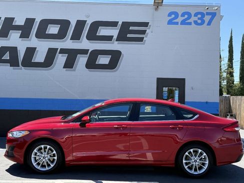 Used 2020 Ford Fusion SE FWD image 22