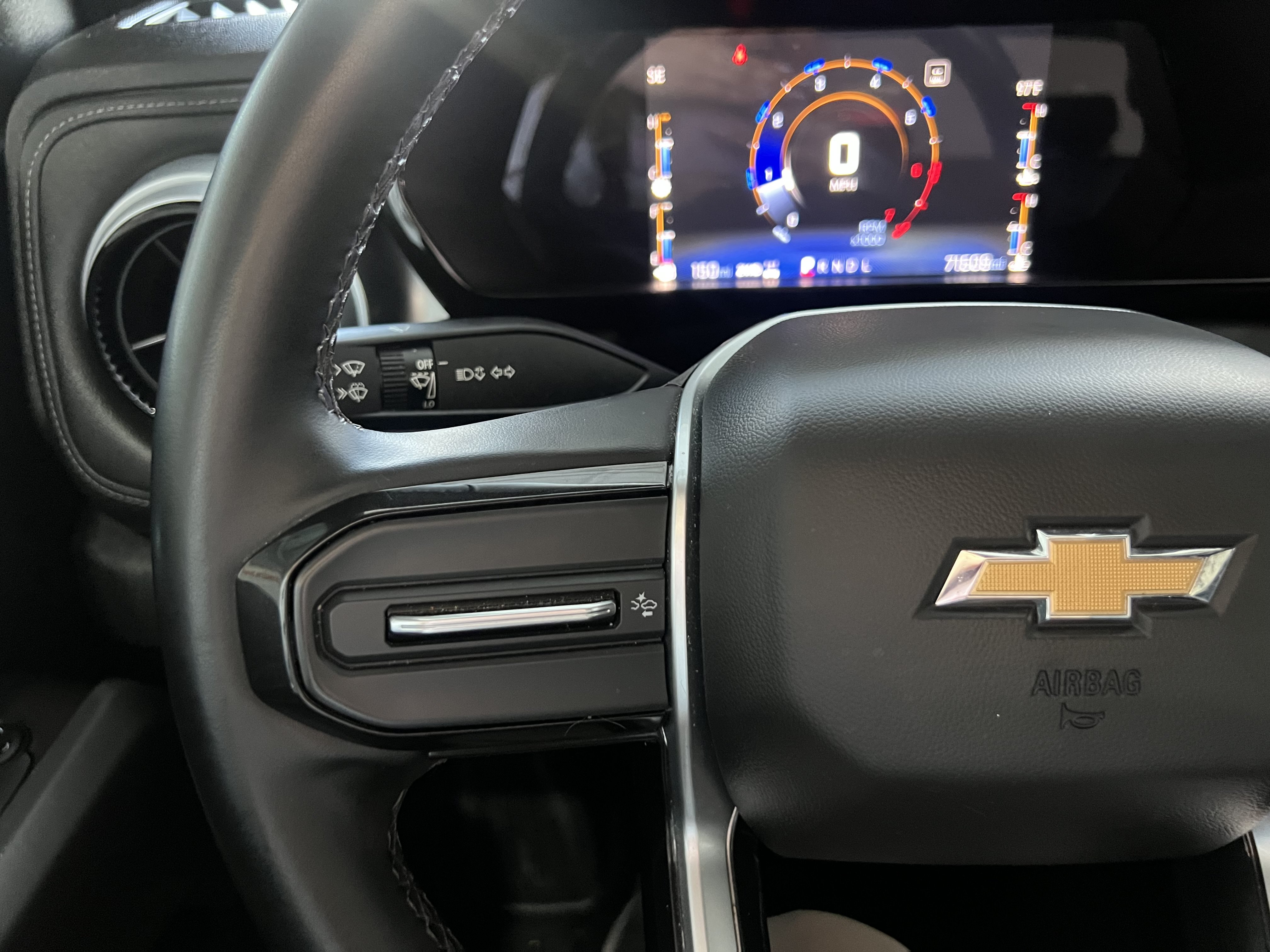 Used 2023 Chevrolet Colorado LT AWD/4WD image 12