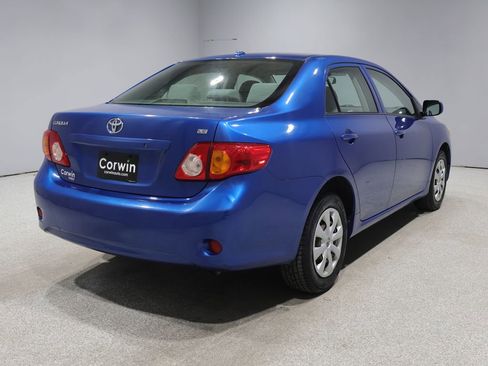 Used 2009 Toyota Corolla LE FWD image 2