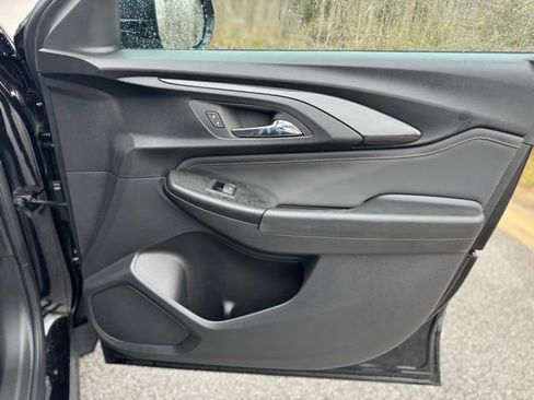 Used 2023 Chevrolet TrailBlazer RS w/ Convenience Package image 18