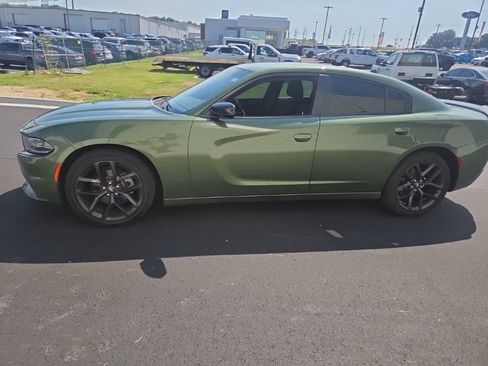 Used 2021 Dodge Charger SXT w/ Blacktop Package RWD image 6