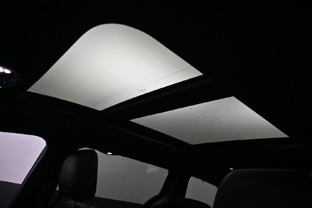 Used 2025 Chrysler Pacifica Limited FWD image 23
