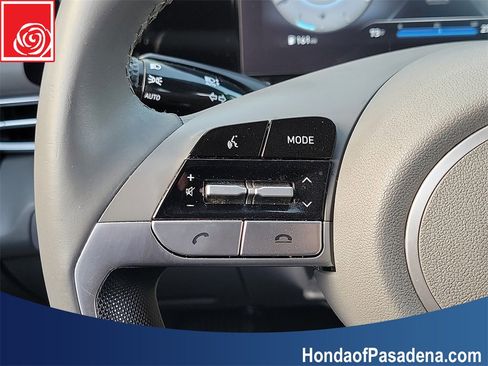 Used 2023 Hyundai Elantra SEL w/ Convenience Package image 11