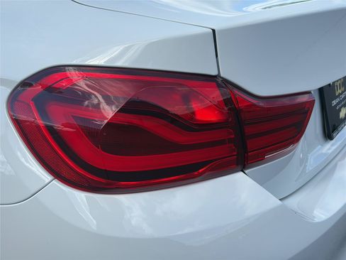 Used 2019 BMW M4 Coupe RWD image 27